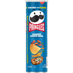 Pringles Loaded Potato Skins bramborové chipsy s příchutí pečené brambory s čedarem 158 g