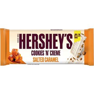 Hershey's bílá čokoláda s kousky sušenek s příchutí slaného karamelu 90 g