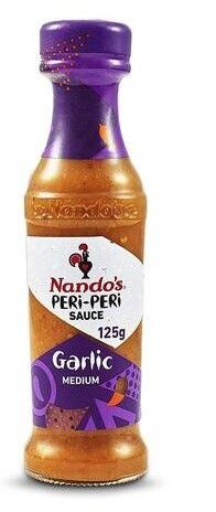 Nando's Peri-Peri středně pálivá omáčka s příchutí česneku 125 ml