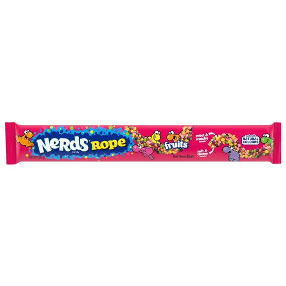 Balení ovocných cukrovinek Nerds Rope, sladká a křupavá vrstva s měkkým a žvýkacím vnitřkem, vyráběné s přírodními barvivy. Hmotnost 26 g